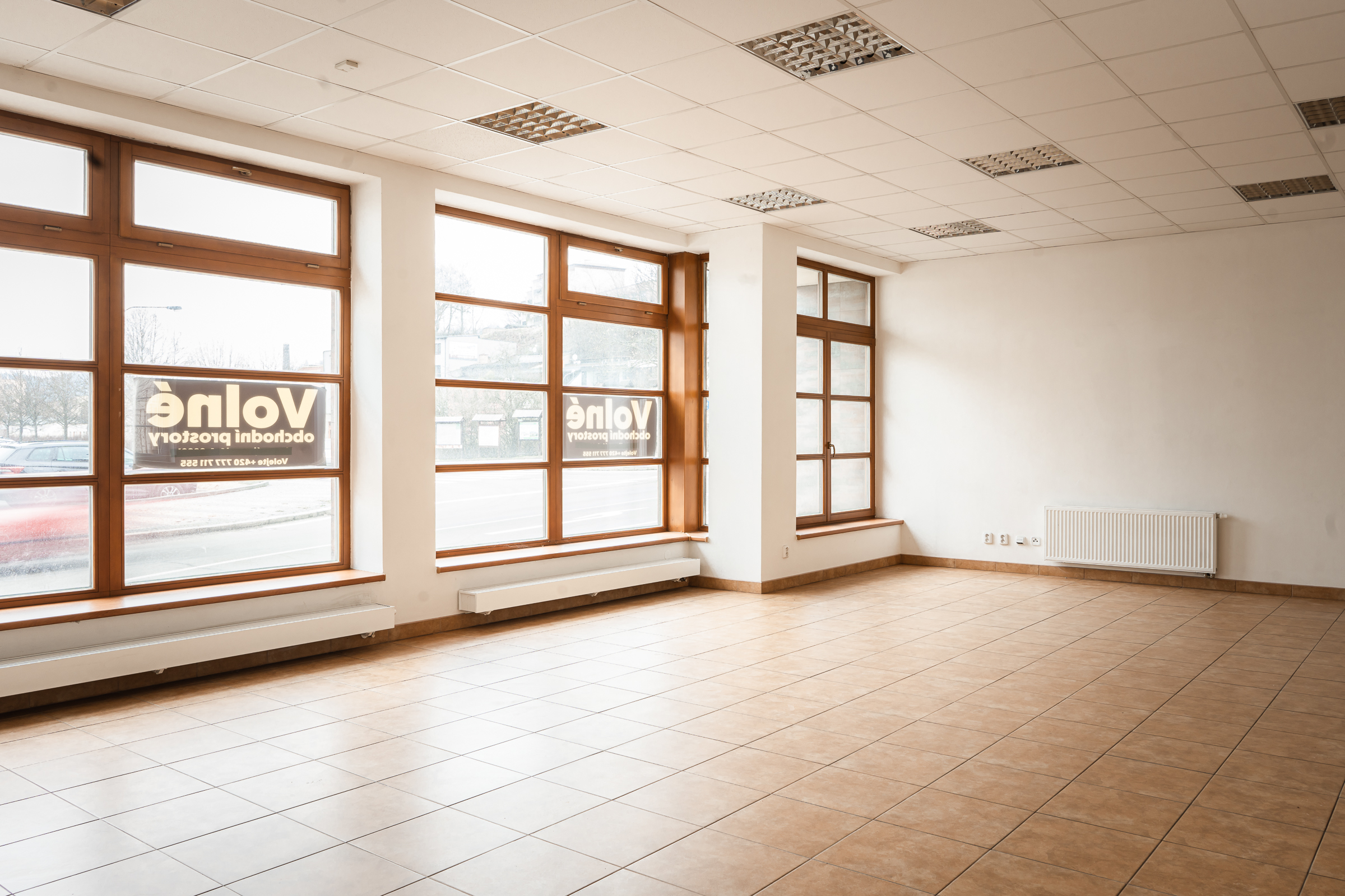 Prodejní prostor s výlohou